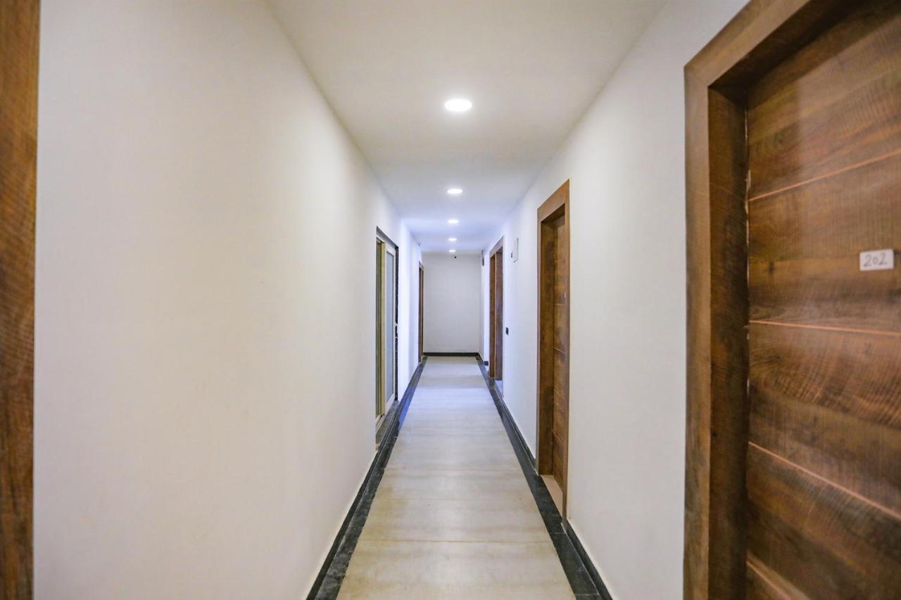 Fabexpress F9 Noida Sector 27 Hotel Exterior photo